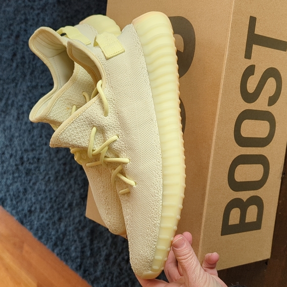 Yeezy Boost 350 V2 11.5 - Picture 3 of 16